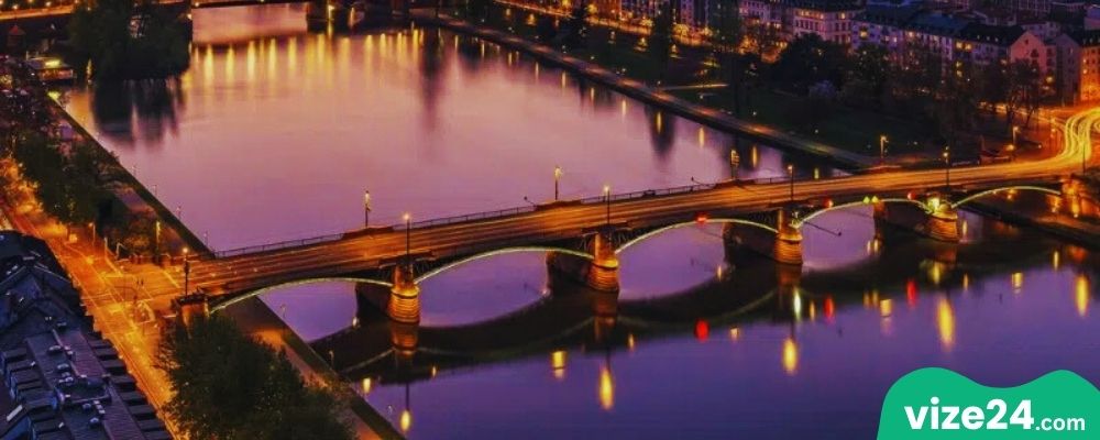 Alte Brücke Frankfurt manzarası