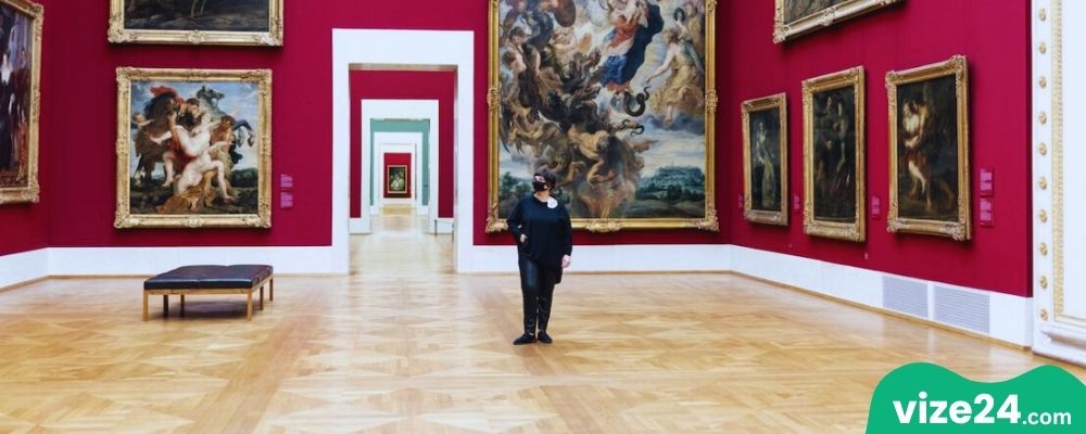 Alte Pinakothek Münih eski sanat galerisi iç salonu