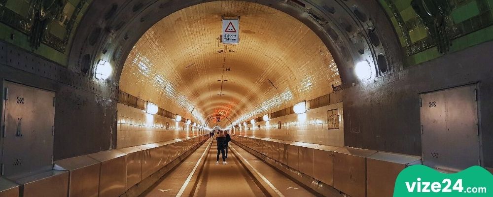 Alter Elbtunnel Hamburg eski tünel