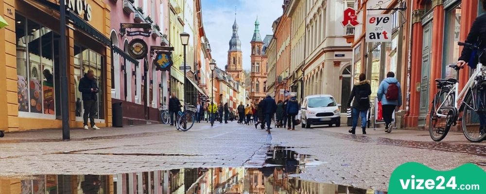 Heidelberg Altstadt sokakları ve barok binalar