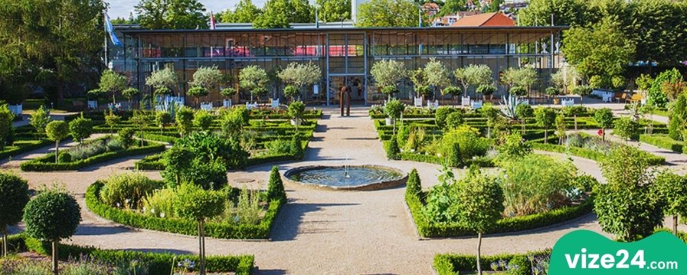 Ansbach Hofgarten saray bahçeleri ve doğal peyzaj