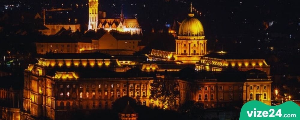 Aschaffenburg Kalesi ve Main nehri manzarası