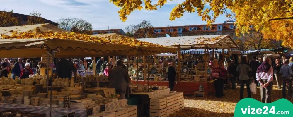 Münih Auer Dult halk pazarı ve stantlar