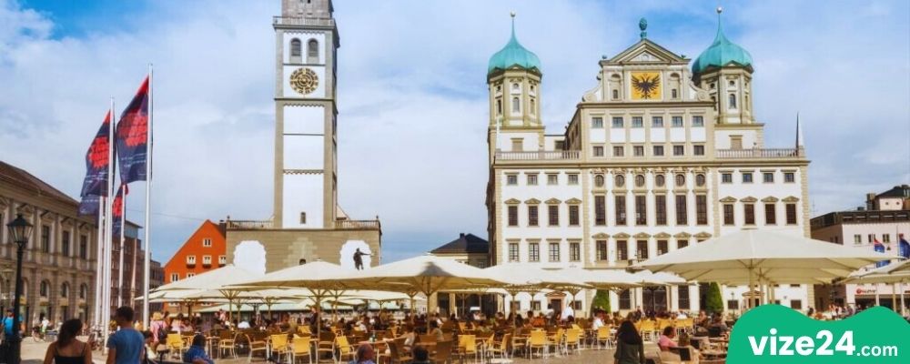 Augsburg şehir meydanı ve çeşme