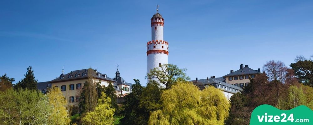 Bad Homburg kraliyet parkı ve kaplıca binası