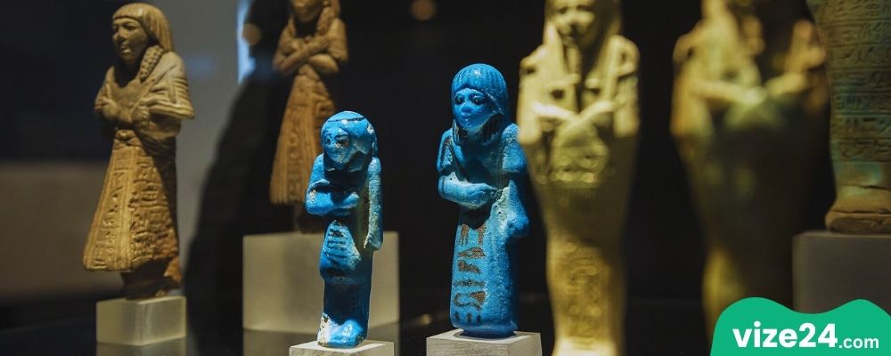 Badisches Landesmuseum Karlsruhe tarihi eserler ve saray müzesi