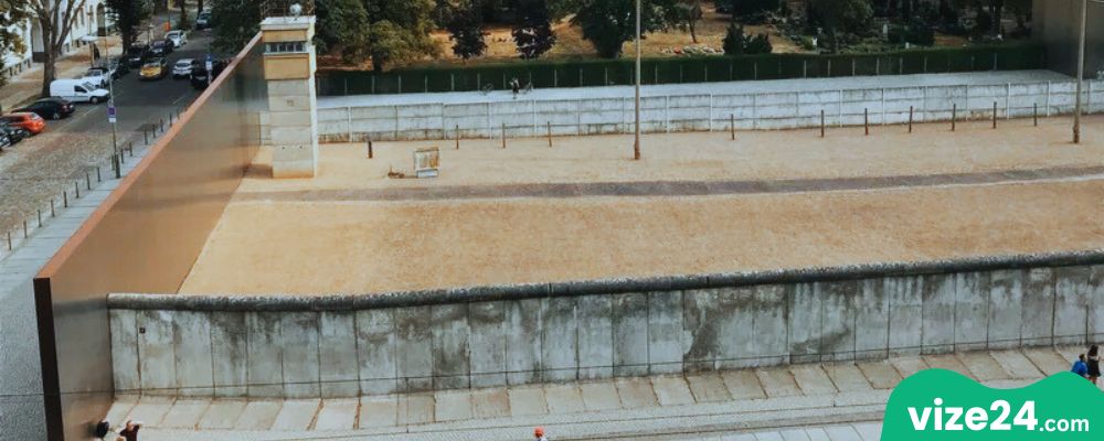 Bernauer Straße Berlin Duvarı Anma Alanı