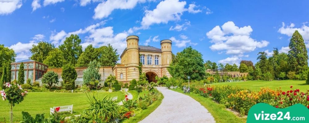 Botanischer Garten Karlsruhe botanik bahçesi ve çiçekli yürüyüş yolları