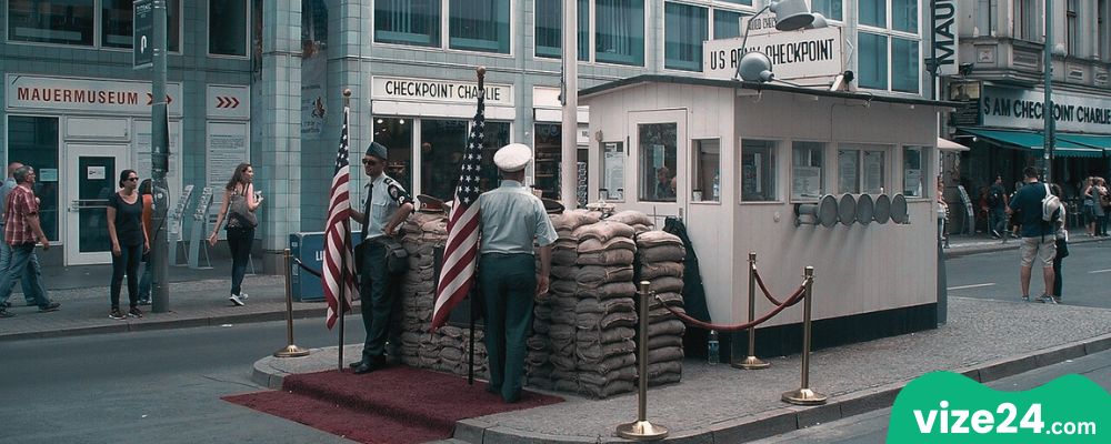 Checkpoint Charlie Berlin