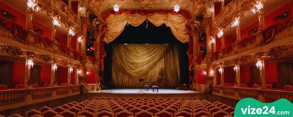 Cuvilliés Tiyatrosu Münih rokoko iç tasarımı