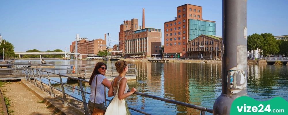 Duisburg İç Liman ve Rheinpark