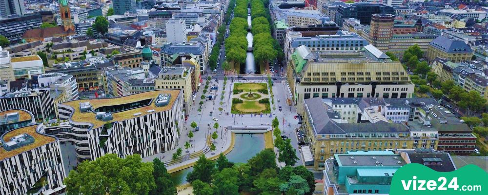 Düsseldorf Königsallee alışveriş caddesi