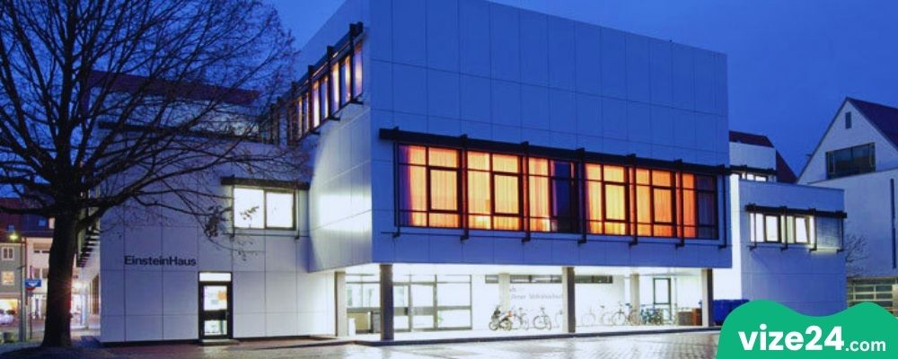 Einstein Haus Ulm bilim müzesi ve doğduğu ev sergisi