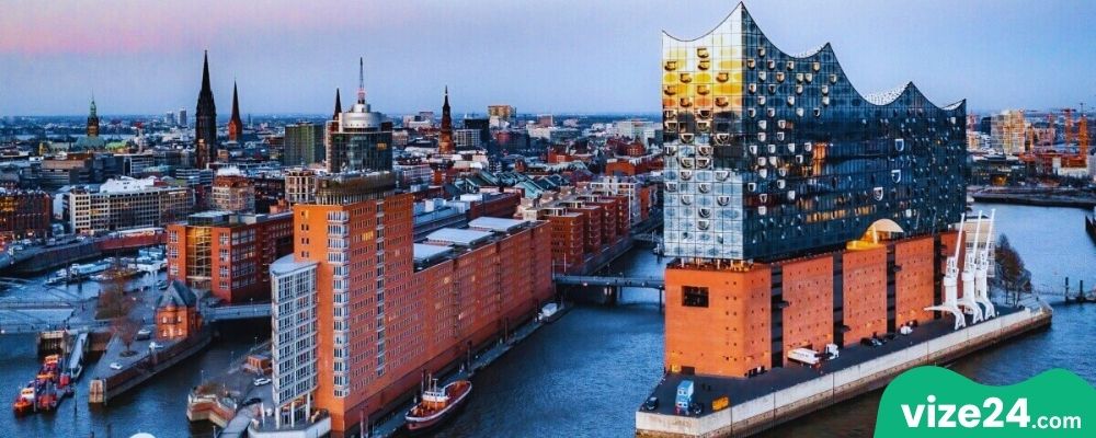 Elbphilharmonie Hamburg konser salonu ve manzara