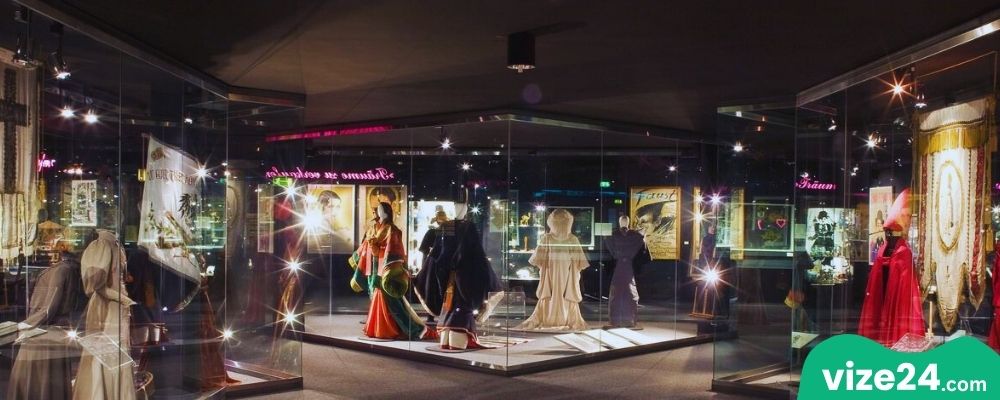 Filmmuseum Düsseldorf sinema müzesi