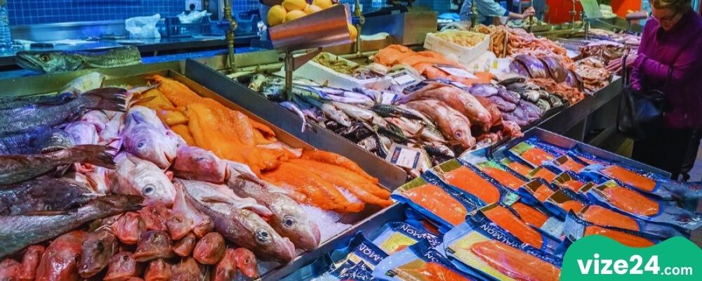 Hamburg Fischmarkt Pazar sabahı canlı atmosfer