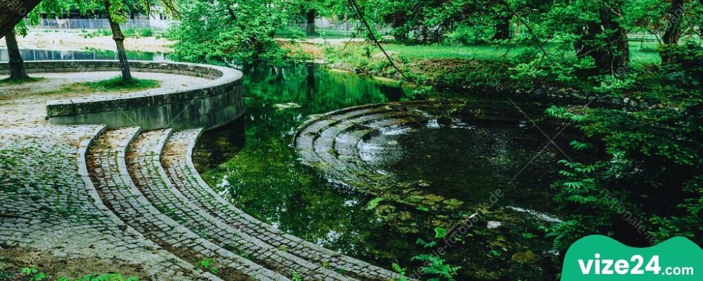 Friedrichsau Park Ulm doğa alanı ve Tuna Nehri kenarı