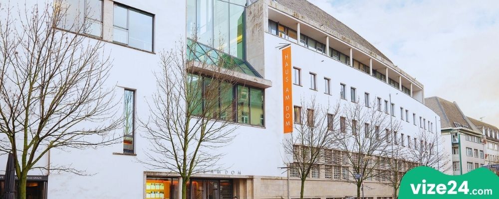 Haus am Dom Frankfurt kültür merkezi