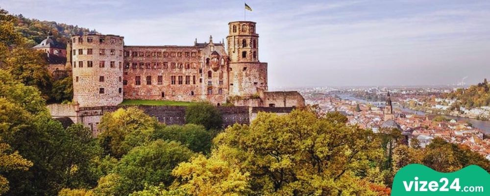 Heidelberg Schloss kalesi ve panoramik şehir manzarası