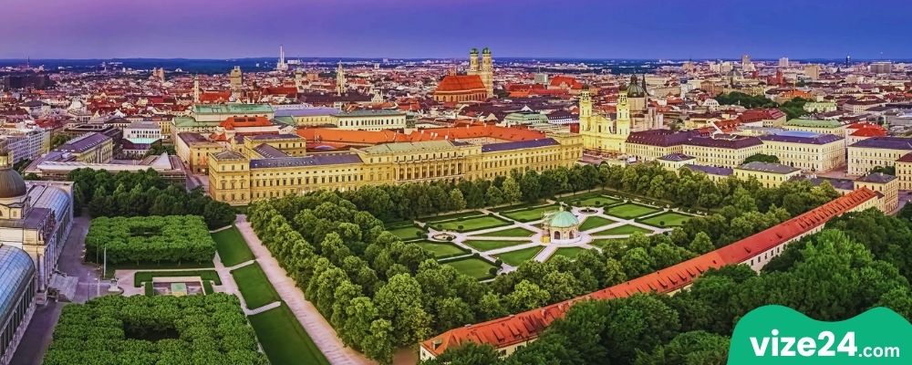 Münih Hofgarten Kraliyet Bahçesi