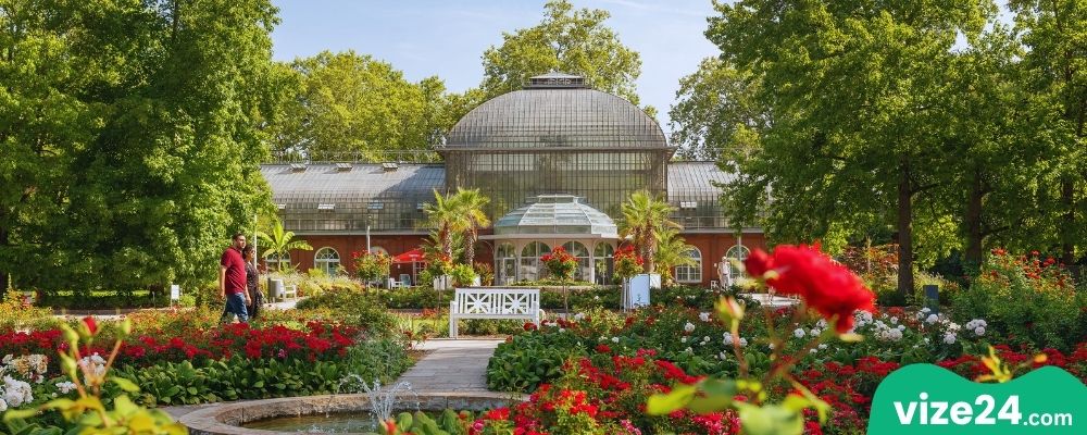 Frankfurt Japon Bahçesi Palmengarten yakınında