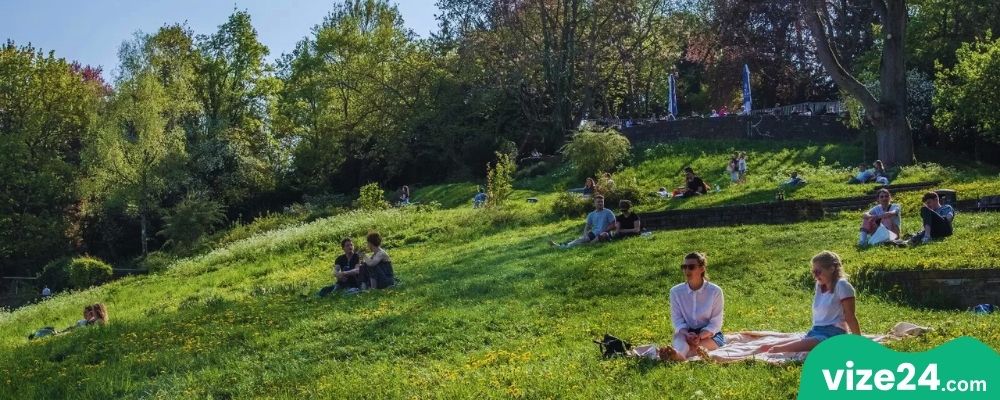 Karlshöhe Park Stuttgart panoramik manzara ve biergarten