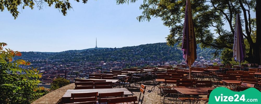 Karlshöhe Stuttgart tepesi ve şehir panoraması
