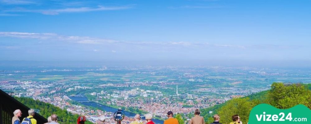 Königstuhl Heidelberg tepesi ve şehir panoraması