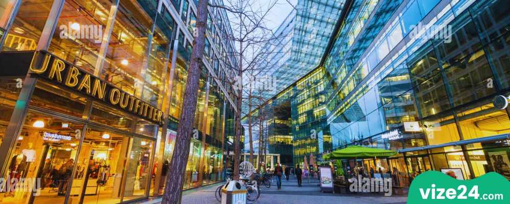 Kurfürstendamm alışveriş caddesi Berlin