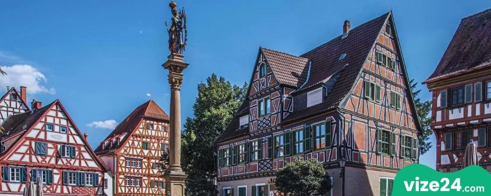 Ladenburg Heidelberg yakınları eski şehir sokakları ve Roma kalıntıları