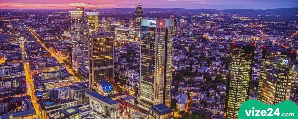 Main Tower çevresi gün batımı Frankfurt