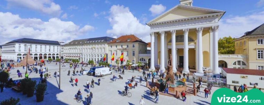 Marktplatz Karlsruhe haftalık pazar ve yerel ürün tezgahları