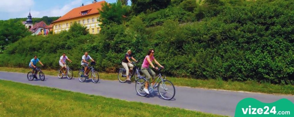 Neu-Ulm Tuna Nehri bisiklet rotası ve doğa manzarası