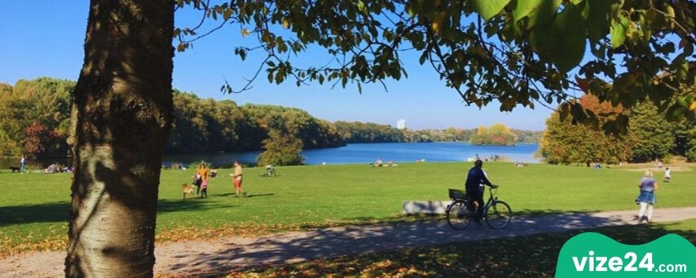Oejendorf Park Hamburg göl yürüyüş parkuru