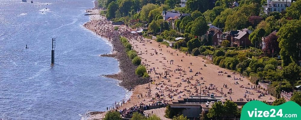 Övelgönne Plajı Elbe Nehri Hamburg sahil