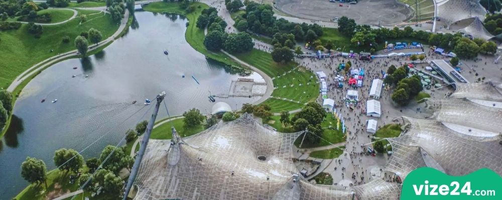 Münih Olimpiyat Tepesi'nden şehir manzarası