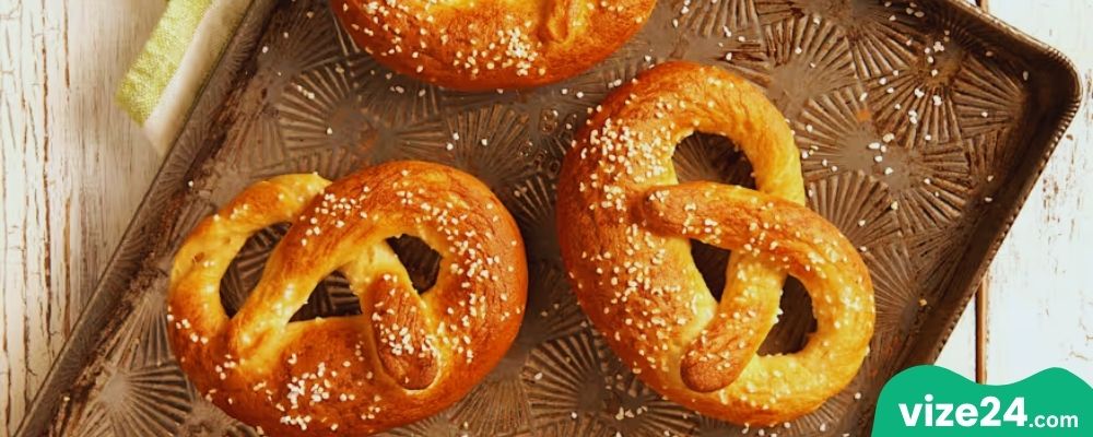 Münih pretzel geleneksel tuzlu hamur