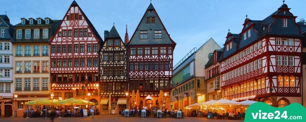 Romerberg Meydanı Frankfurt