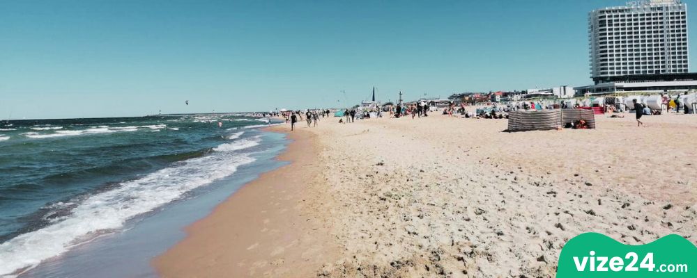 Rostock Warnemünde Sahili ve Deniz feneri