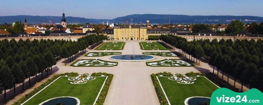 Schwetzingen Sarayı Mannheim yakınları barok bahçe ve gezi rotası