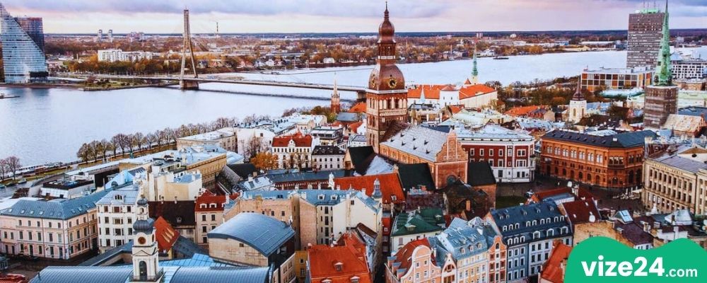 St. Peter Kilisesi kule manzarası Marienplatz