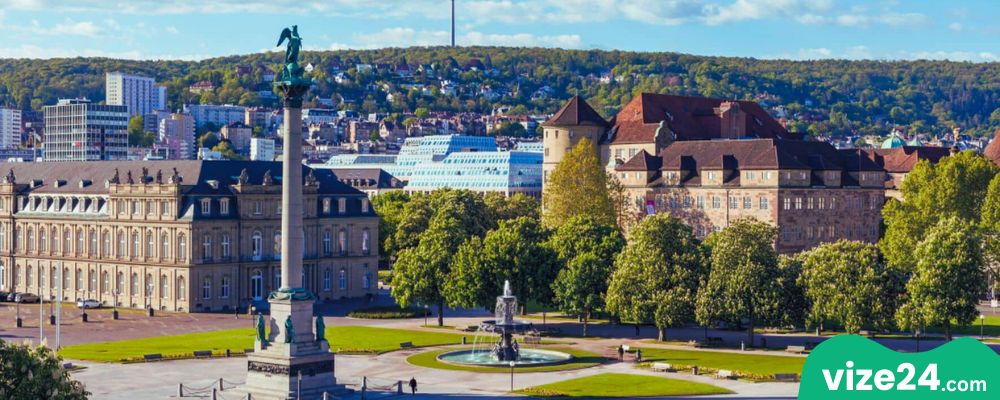 Stuttgart Schlossplatz Meydanı ve Yeni Saray