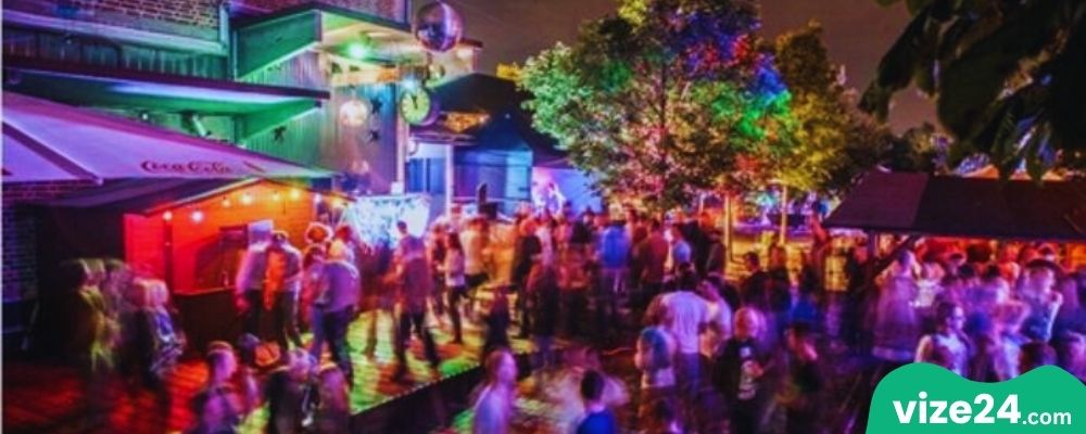 Theodor-Heuss-Straße Stuttgart gece hayatı ve barlar