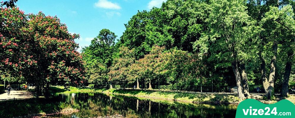 Berlin Tiergarten Parkı doğa manzarası