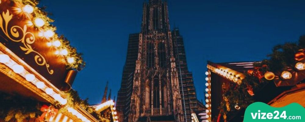 Ulm el sanatları pazarı ve zanaat ürünleri stantları