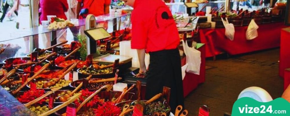 Viktualienmarkt Münih sokak yemekleri