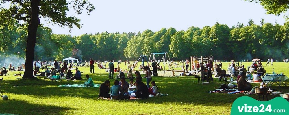 Volkspark Hamburg yeşil alan stadyum çevresi