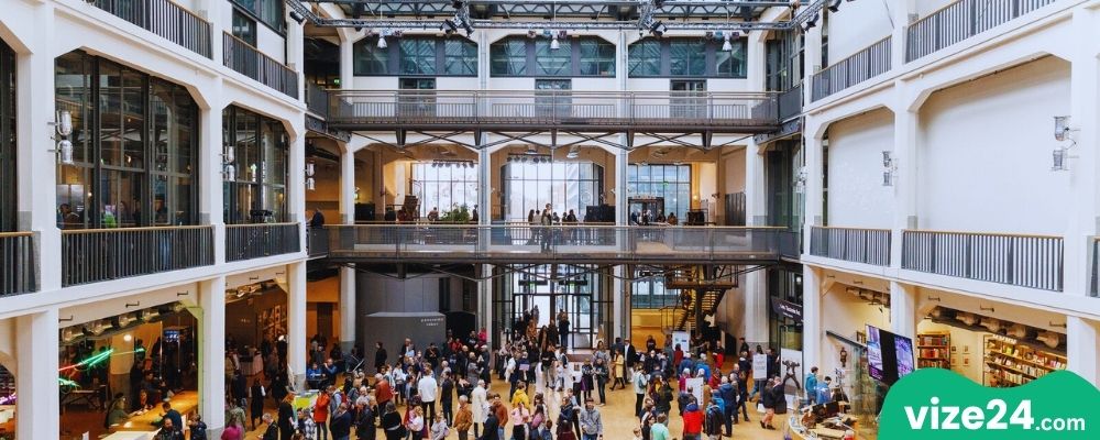 ZKM Karlsruhe dijital sanat müzesi ve interaktif sergiler